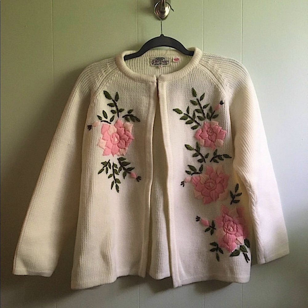 Vintage 50s embroidered Cottagecore floral cardigan
